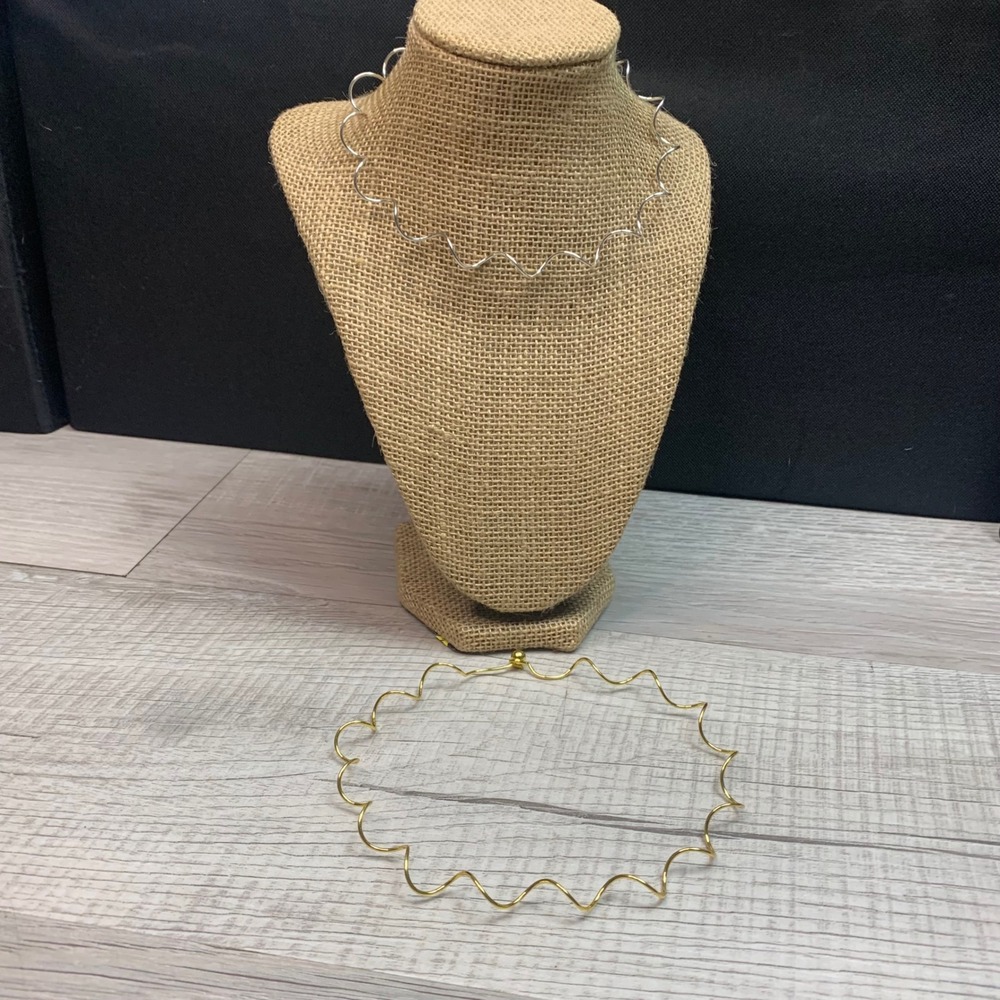 Set of 2 Wavy Zig Zag Wire Choker Necklaces Gold Silver Tone Scalloped Collars